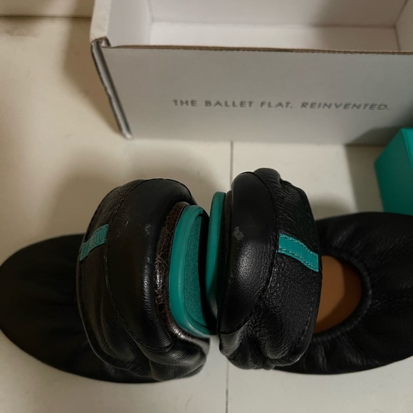 Tieks by Gavrieli in matte black (size 6) - Picture 6 of 9